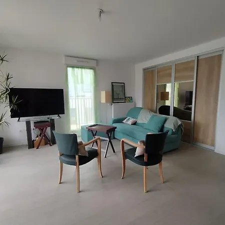 Apartament Spacieux Et Calme